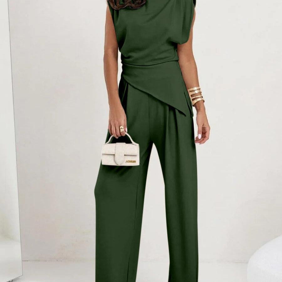 Elegancki komplet z asymetryczną bluzką i szerokimi spodniami