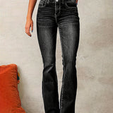 Jeansy z wysokim stanem i rozszerzanymi nogawkami