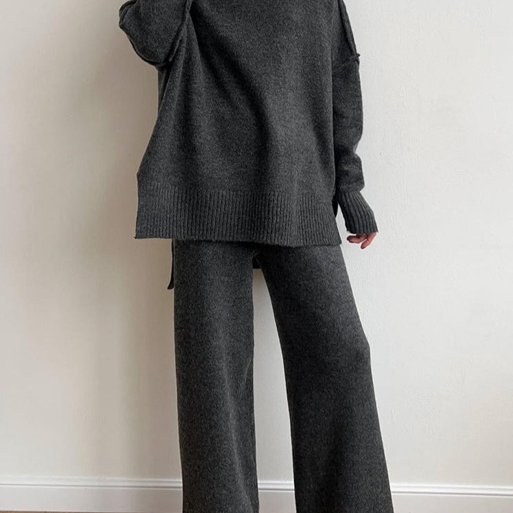 Komplet dzianinowy z golfem i szerokimi spodniami