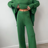 Komplet dzianinowy z golfem i szerokimi spodniami