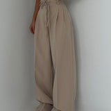 Spodnie z wysokim stanem i szerokimi nogawkami