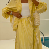 Lekki komplet w paski z koszulą i szerokimi spodniami