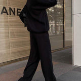 Dzianinowy komplet oversize z szerokimi spodniami