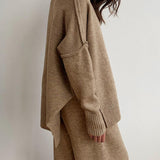 Komplet dzianinowy z golfem i szerokimi spodniami