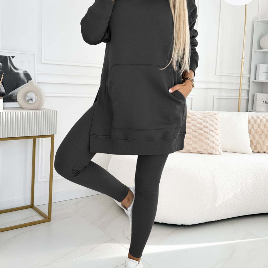 Komplet z dłuższą bluzą z kapturem i dopasowanymi legginsami