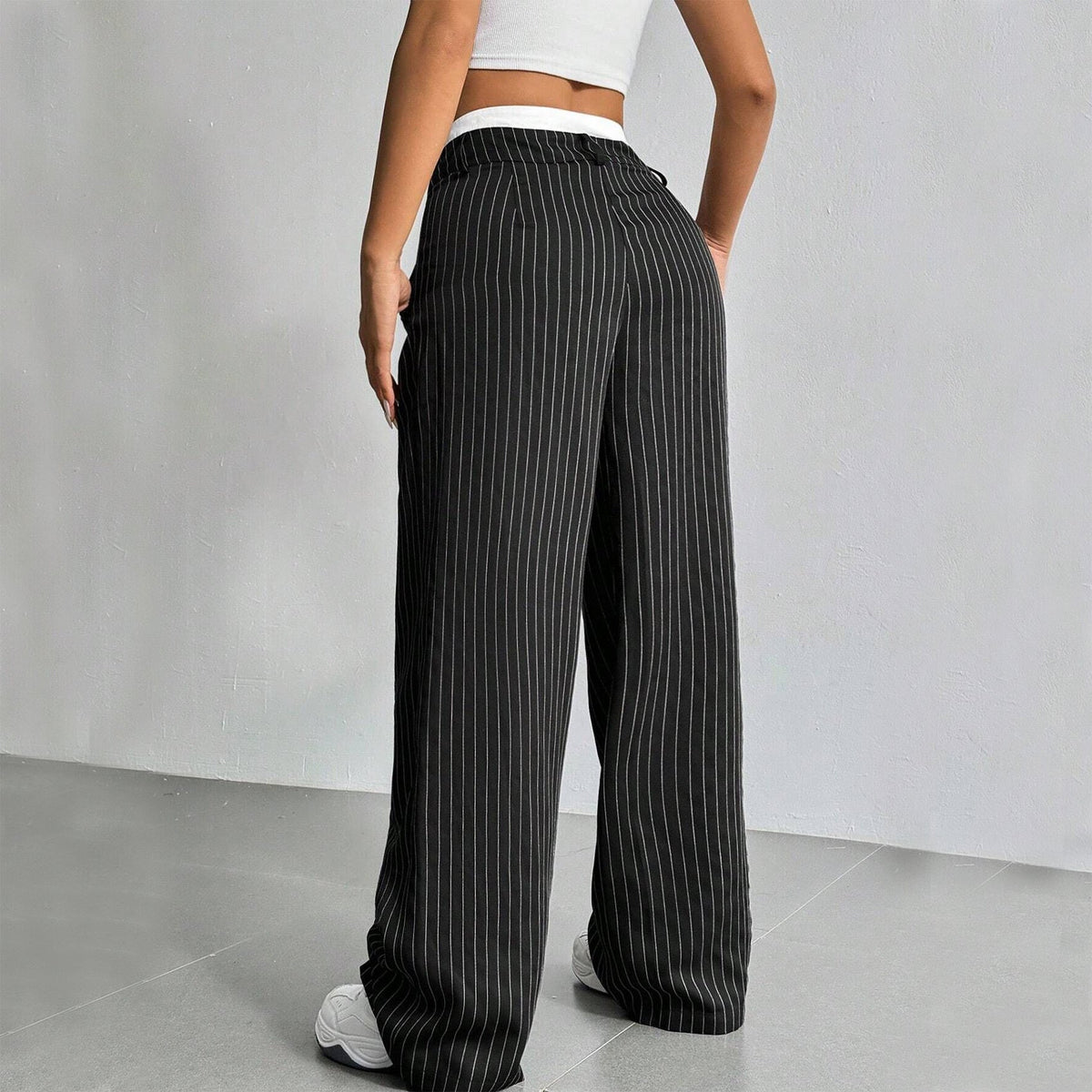 Laura | Eleganckie spodnie w paski z wysokim stanem