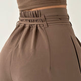 Spodnie z wysokim stanem i szerokimi nogawkami