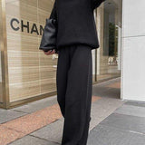 Dzianinowy komplet oversize z szerokimi spodniami