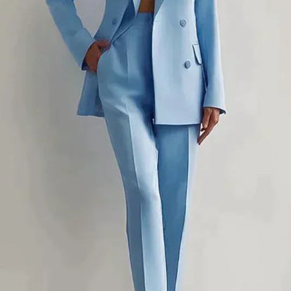 Elegancki garnitur damski z taliowaną marynarką i prostymi spodniami