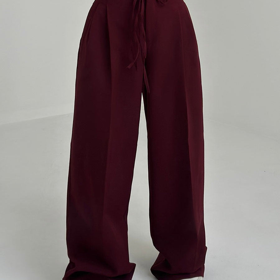 Spodnie z wysokim stanem i szerokimi nogawkami