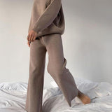 Dzianinowy komplet oversize z szerokimi spodniami