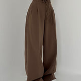 Spodnie z wysokim stanem i szerokimi nogawkami