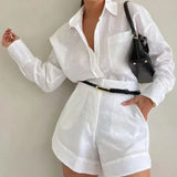 Błękitny komplet z koszulą na guziki i szortami z wysokim stanem