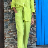 Casualowy komplet z koszulą i luźnymi spodniami