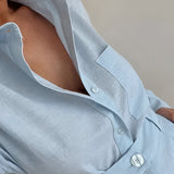 Błękitny komplet z koszulą na guziki i szortami z wysokim stanem