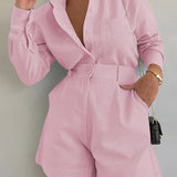 Błękitny komplet z koszulą na guziki i szortami z wysokim stanem