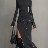 Elegancki komplet szary z wysokim kołnierzem i asymetrycznymi zamkami