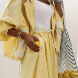 Lekki komplet w paski z koszulą i szerokimi spodniami