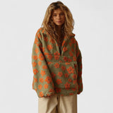 Sweter teddy w kwiaty