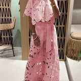 Koronkowy komplet z haftem i szerokimi spodniami z wysokim stanem