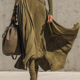 Oliwkowy komplet z golfem i kopertową spódnicą maxi