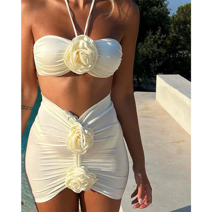 Kwiatowy zestaw bikini z żywym printem i korzystnym krojem