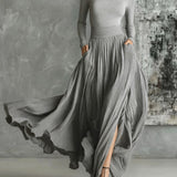 Zestaw plisowanej spódnicy i czarnej dopasowanej koszulki z długim rękawem