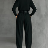 Czarny komplet klasyczny z golfem i paskiem