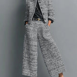 Tweedowy zestaw z krótką marynarką i szerokimi spodniami z wysokim stanem