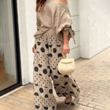 Komplet Soft Dots z Bluzką Off-Shoulder i Szerokimi Spodniami