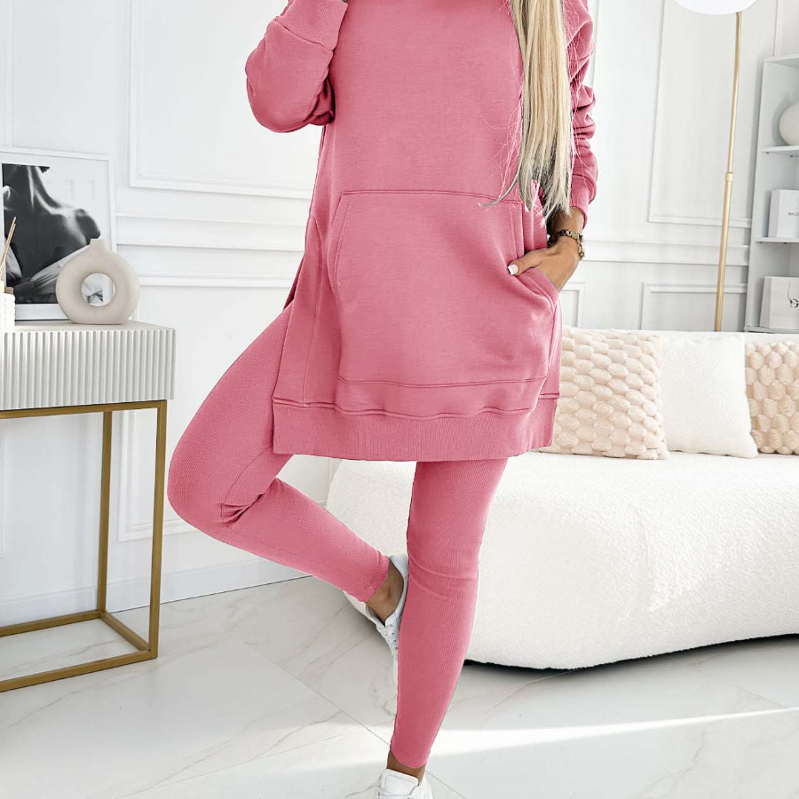 Komplet z dłuższą bluzą z kapturem i dopasowanymi legginsami