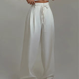 Spodnie z wysokim stanem i szerokimi nogawkami